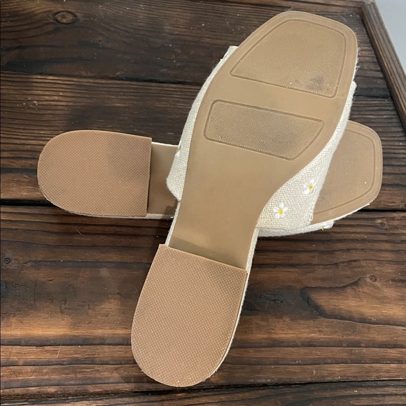 Lauren Conrad Beige Linen Look Yvonne Daisy Dress Slide Sandals - Picture 6 of 6